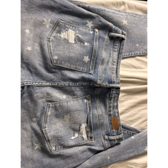 JUDY BLUE - 4th of JULY JEANS - Boyfriend Fit Jeans with White Stars - Size 16W - Picture 4 of 4